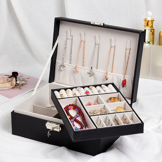 "Elegance Treasure" – Schmuckbox mit Samtauskleidung