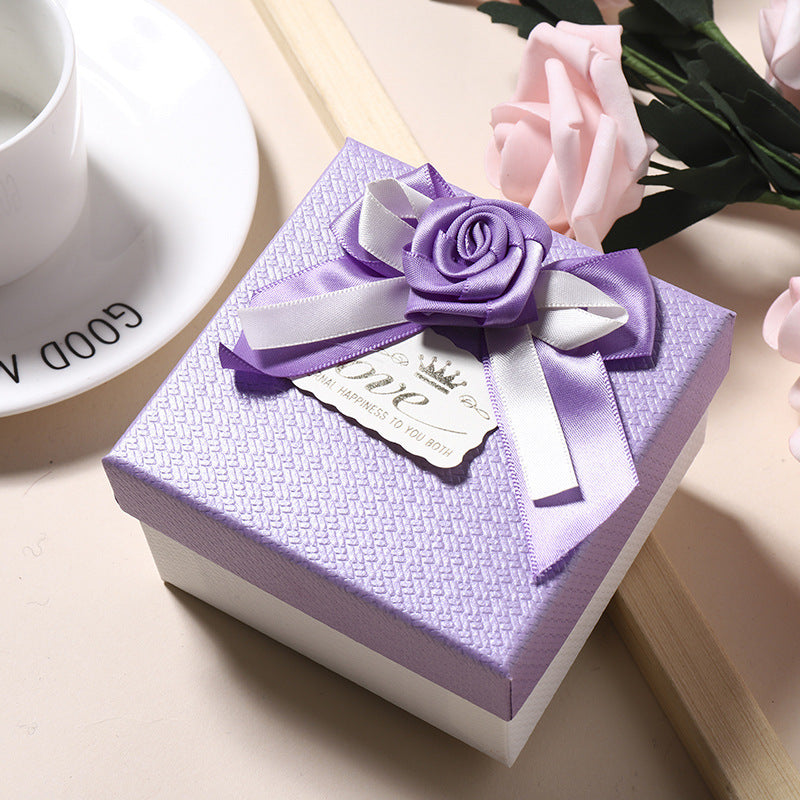 “Rose Romance” – Edle Schmuck-Geschenkbox mit Rosenschleife